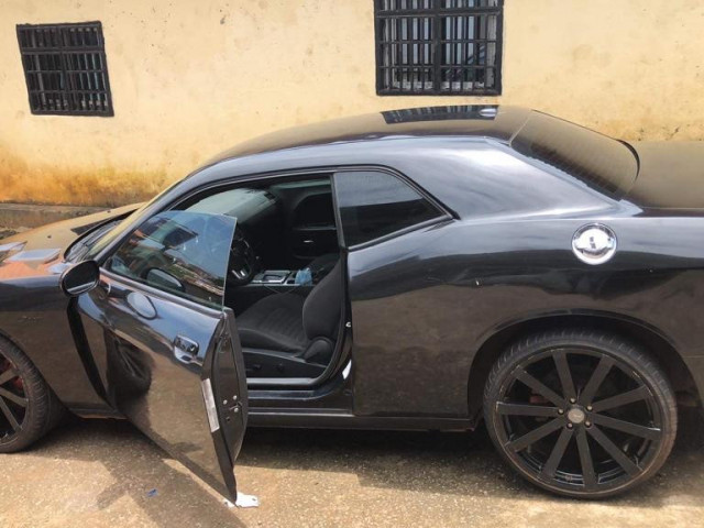 Dodge Challenger, Voitures, Conakry