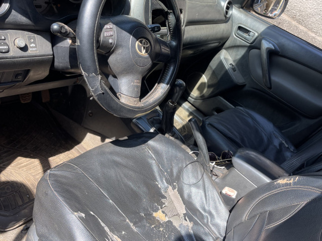 Toyota RAV4, Voitures, Conakry