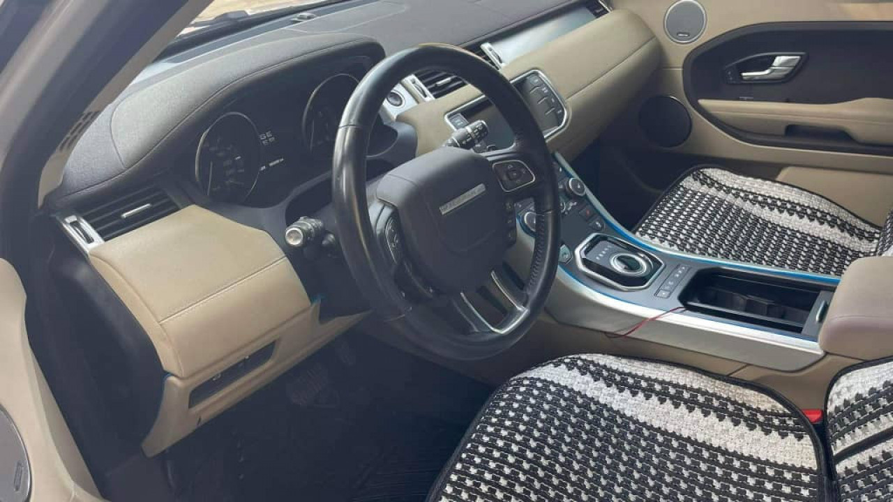 Land Rover Range Rover Evoque, Voitures, Conakry