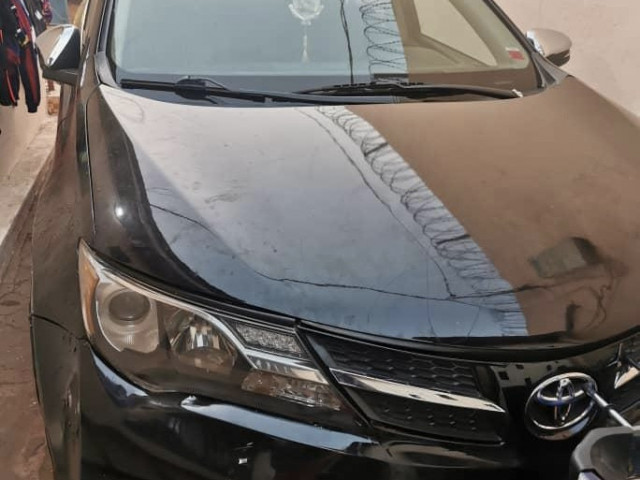Toyota RAV4, Voitures, Conakry