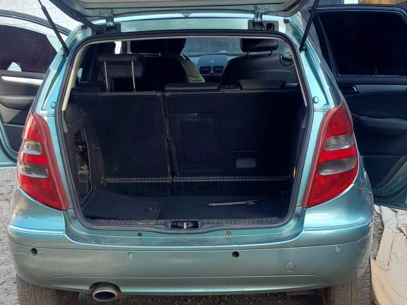 Mercedes-Benz Class A, Voitures, Conakry