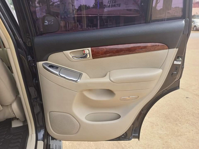 Toyota Land Cruiser Prado, Voitures, Conakry