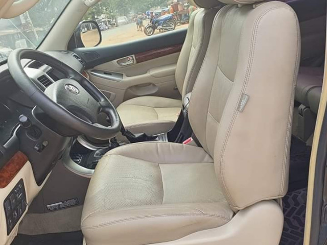 Toyota Land Cruiser Prado, Voitures, Conakry