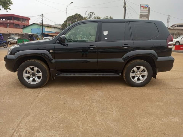Toyota Land Cruiser Prado, Voitures, Conakry