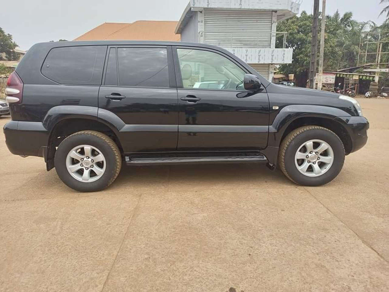 Toyota Land Cruiser Prado, Voitures, Conakry