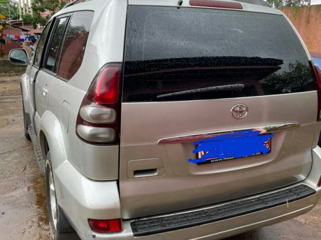 Toyota Land Cruiser Prado, Voitures, Conakry