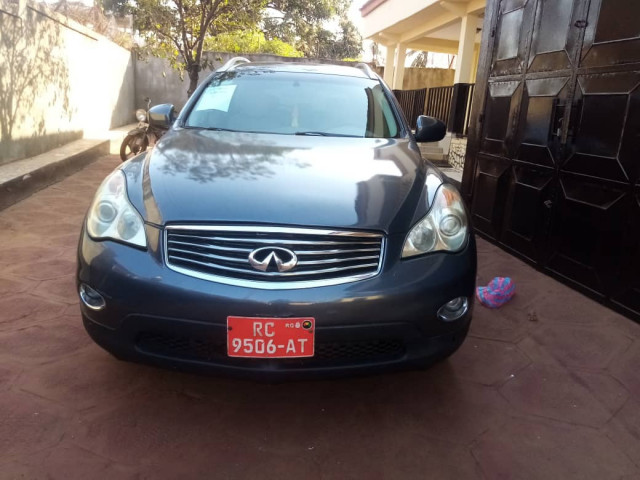 Infiniti EX35, Voitures, Conakry