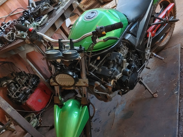 Moto Suzuki bandit 750, Motos - Scooters, Boké