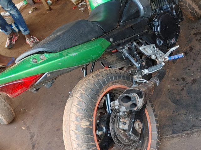 Moto Suzuki bandit 750, Motos - Scooters, Boké