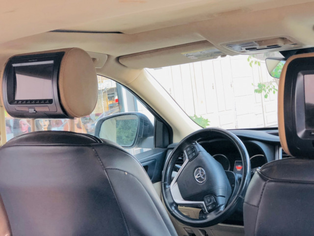 Toyota Highlander, Voitures, Conakry