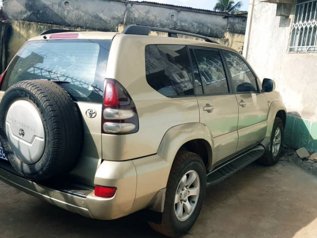 Toyota Land Cruiser Prado, Voitures, Conakry