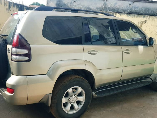 Toyota Land Cruiser Prado, Voitures, Conakry