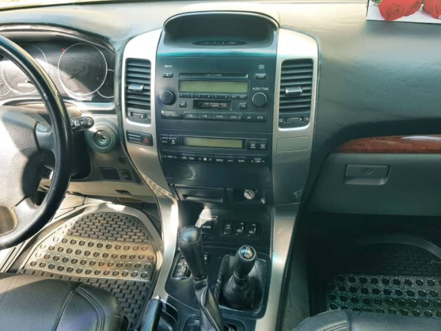 Toyota Land Cruiser Prado, Voitures, Conakry