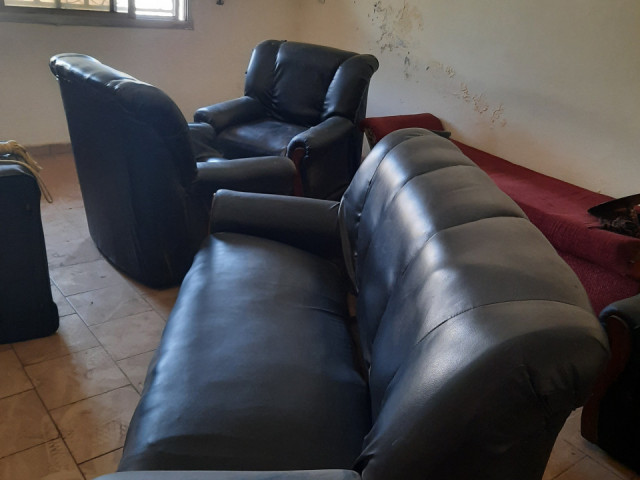 Différents Fauteuils, Lits - Fauteuils, Conakry