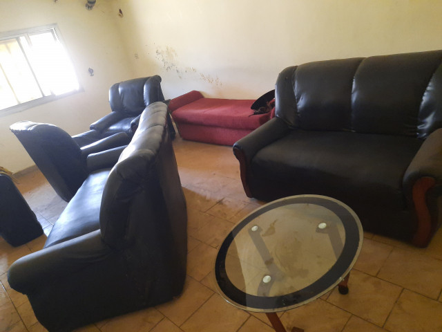 Différents Fauteuils, Lits - Fauteuils, Conakry