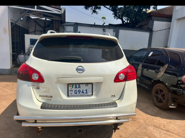 Nissan Rogue, Voitures, Conakry