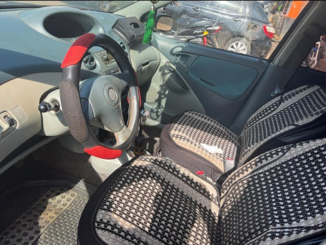 Toyota Yaris, Voitures, Conakry