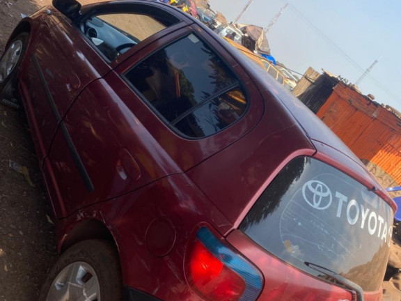 Toyota Yaris, Voitures, Conakry