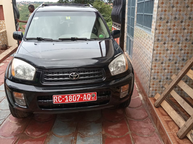 Toyota RAV4, Voitures, Labé