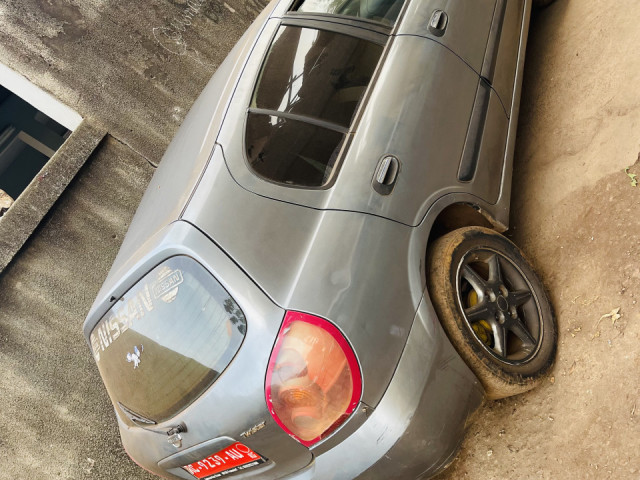 Nissan Almera, Voitures, Conakry