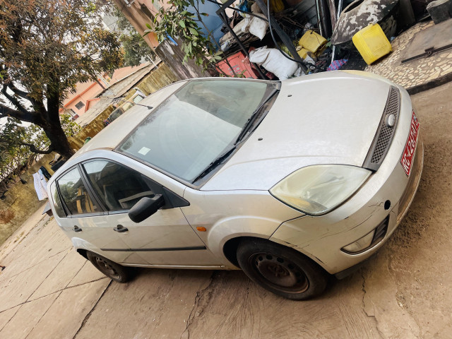 Ford Fiesta, Voitures, Conakry