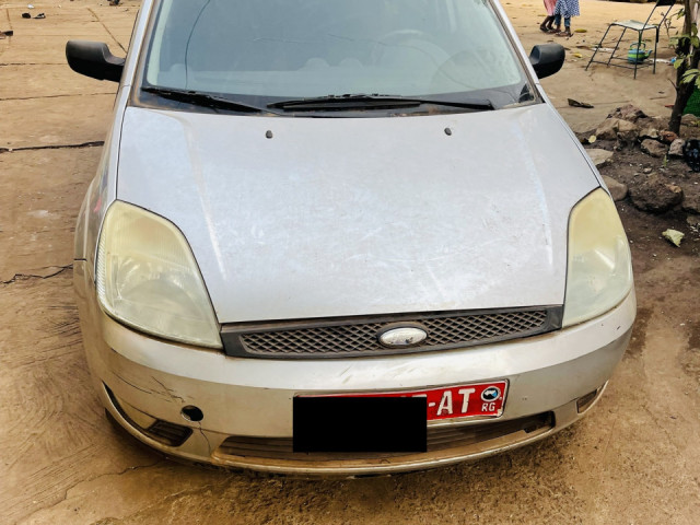 Ford Fiesta, Voitures, Conakry