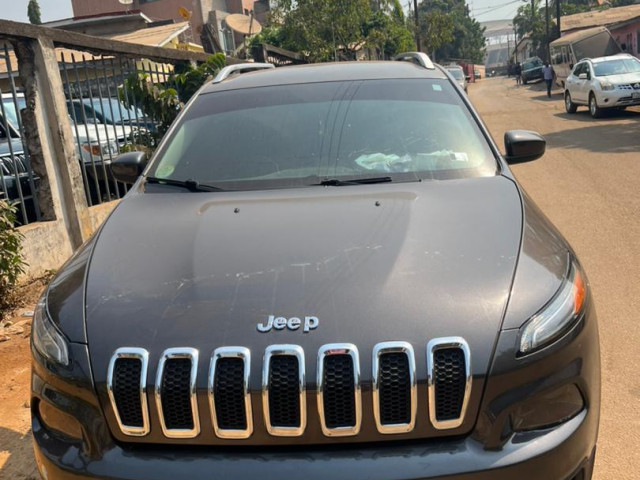 Jeep Cherokee, Voitures, Conakry