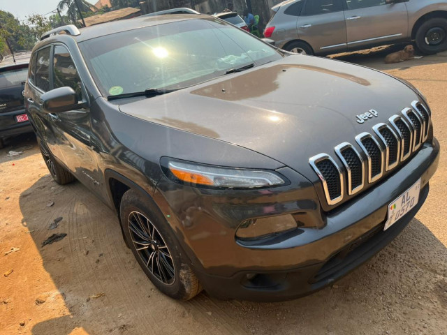 Jeep Cherokee, Voitures, Conakry