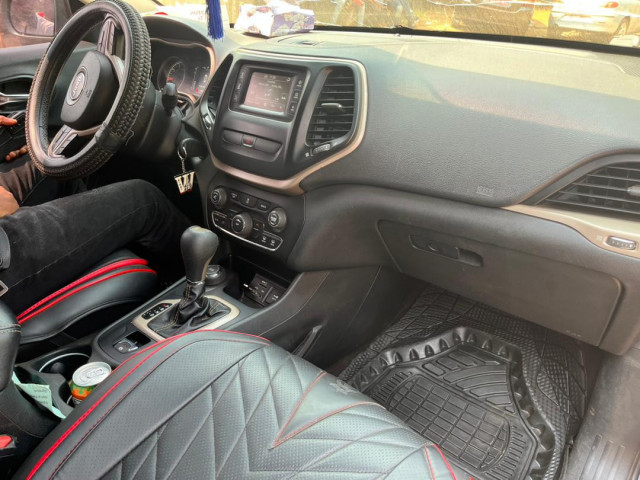 Jeep Cherokee, Voitures, Conakry