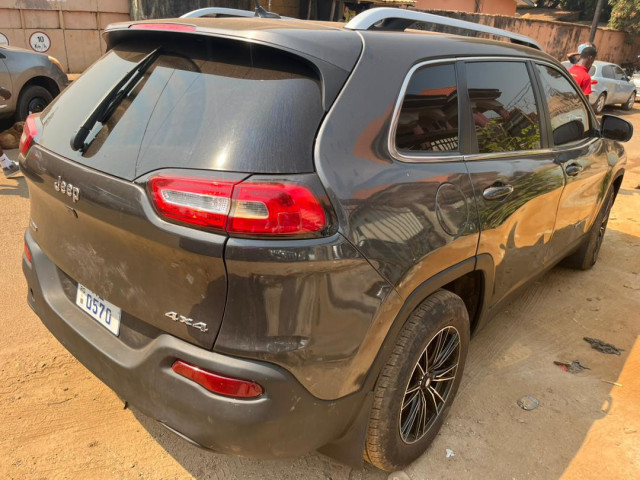 Jeep Cherokee, Voitures, Conakry