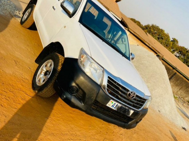 Toyota Hilux, Voitures, Conakry