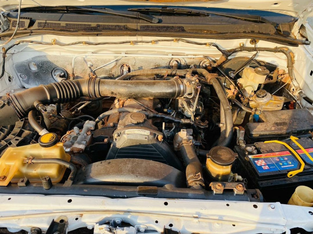 Toyota Hilux, Voitures, Conakry