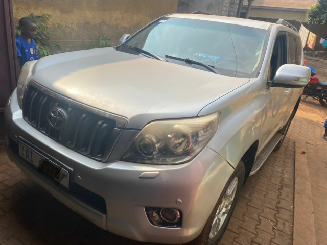 Toyota Land Cruiser, Voitures, Conakry