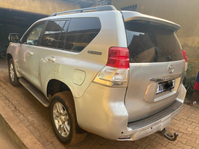 Toyota Land Cruiser, Voitures, Conakry