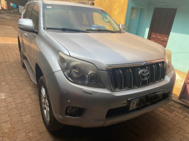 Toyota Land Cruiser, Voitures, Conakry