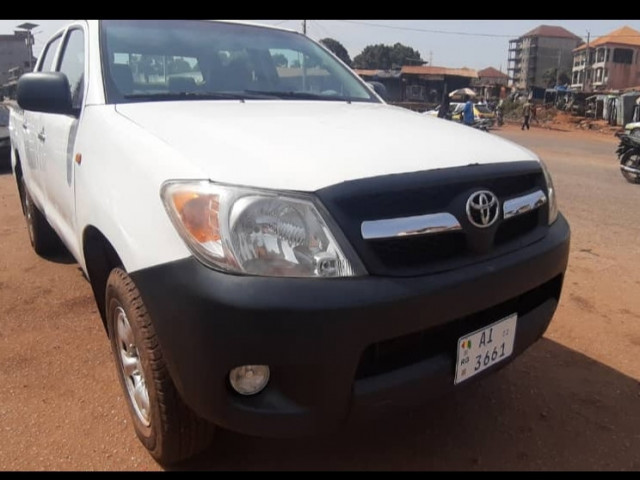 Toyota Hilux, Voitures, Conakry