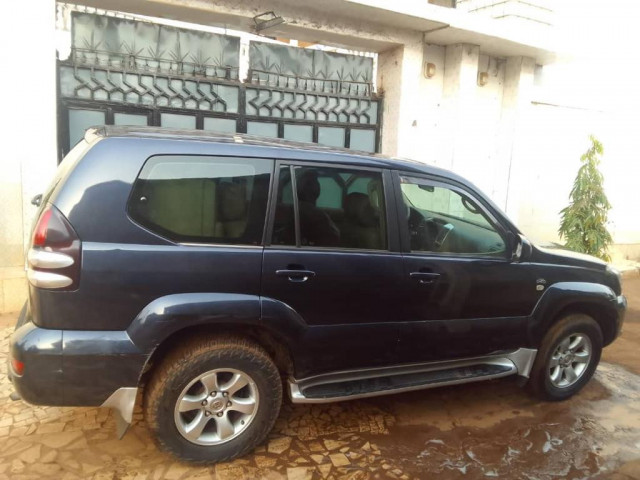 Toyota Land Cruiser Prado, Voitures, Conakry