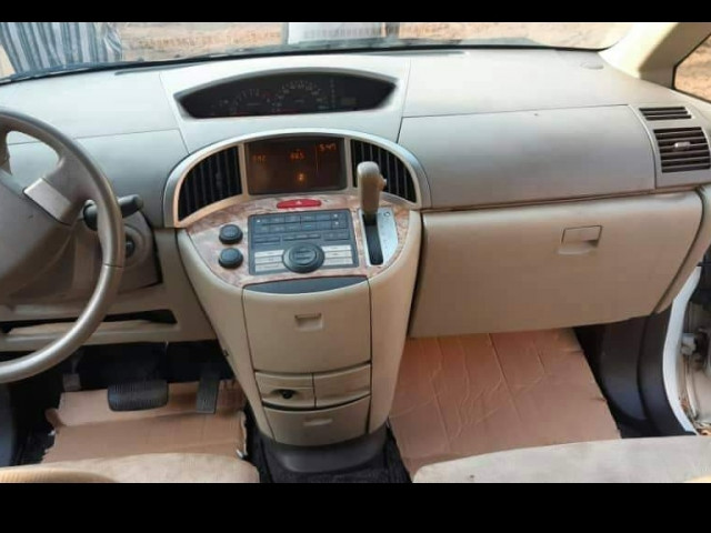 Nissan Presage, Voitures, Conakry
