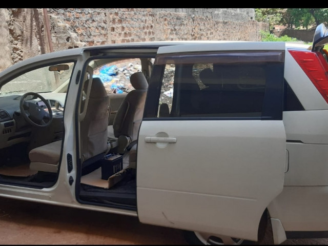 Nissan Presage, Voitures, Conakry