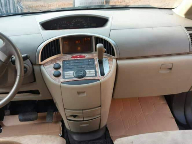 Nissan Presage, Voitures, Conakry