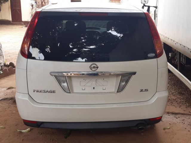 Nissan Presage, Voitures, Conakry