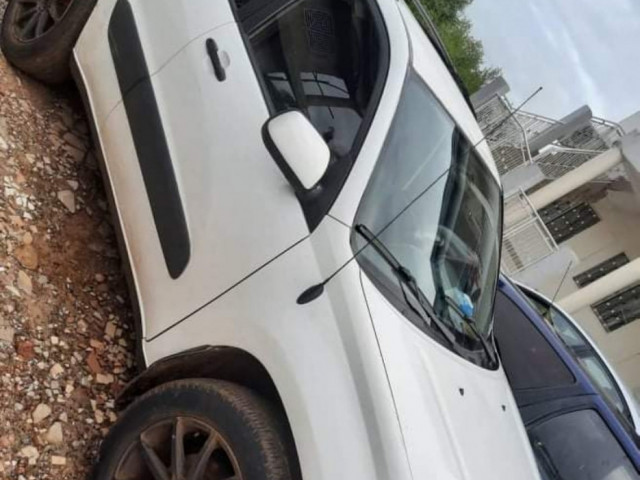 Toyota RAV4, Voitures, Conakry