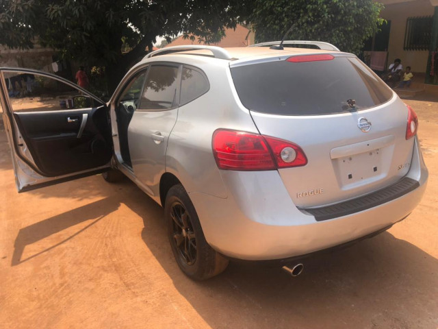 Nissan Rogue, Voitures, Conakry