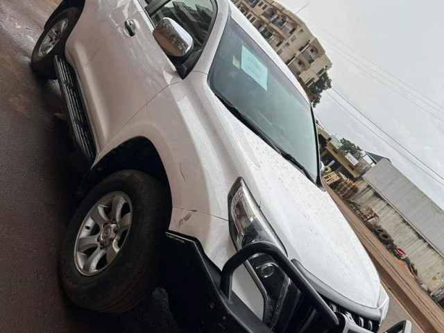 Toyota Land Cruiser Prado, Voitures, Conakry