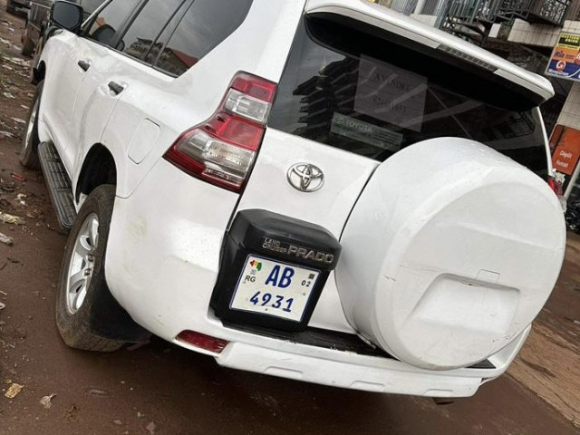 Toyota Land Cruiser Prado, Voitures, Conakry