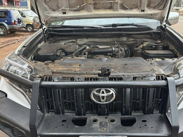Toyota Land Cruiser Prado, Voitures, Conakry
