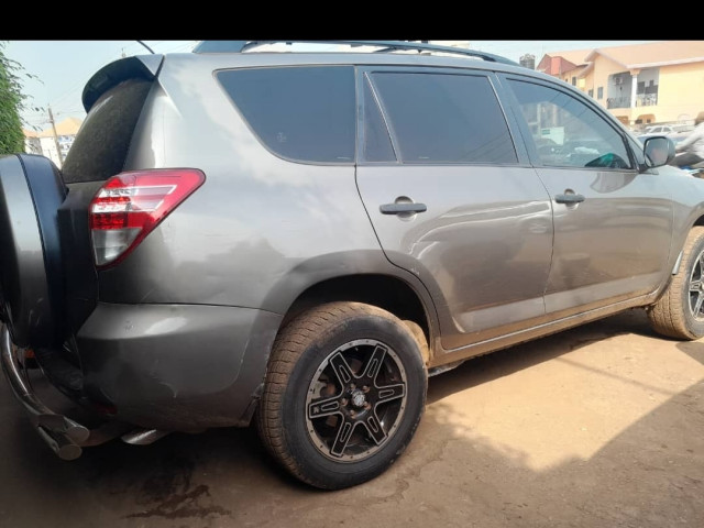 Toyota RAV4, Voitures, Conakry