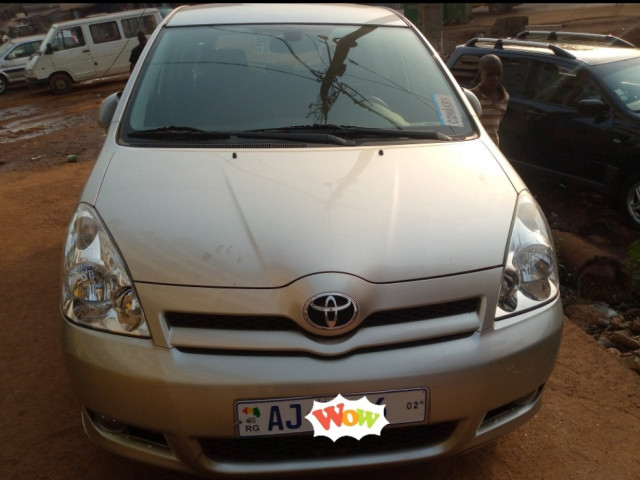 Toyota Corolla Verso, Voitures, Conakry