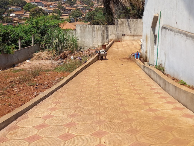 Bâtiment à Lansanayah, Maisons, Conakry