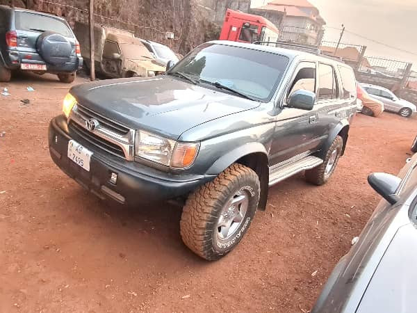 Toyota 4Runner, Voitures, Conakry